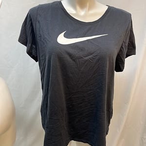 1X(16W) The Nike Tee T-shirt