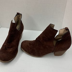 Footwear Woman's Size 11W Torrid Shooties